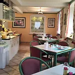 ホテル Haus Am Kurpark Garni 3*