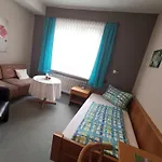 Haus Am Kurpark Garni ホテル バート・シュテーベン
