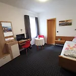 Haus Am Kurpark Garni ホテル