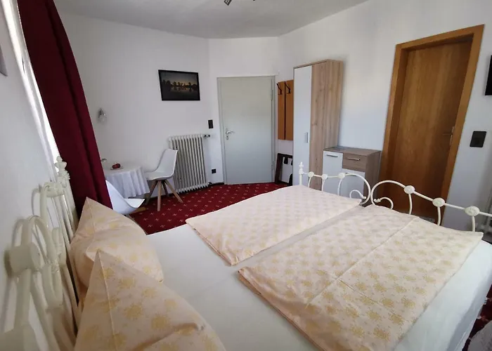Haus Am Kurpark Garni 호텔 3*