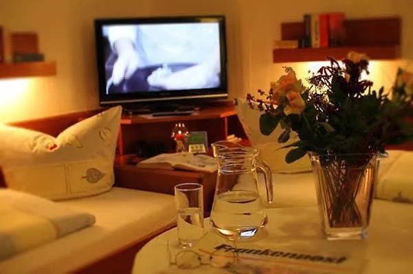호텔 Haus Am Kurpark Garni 3*