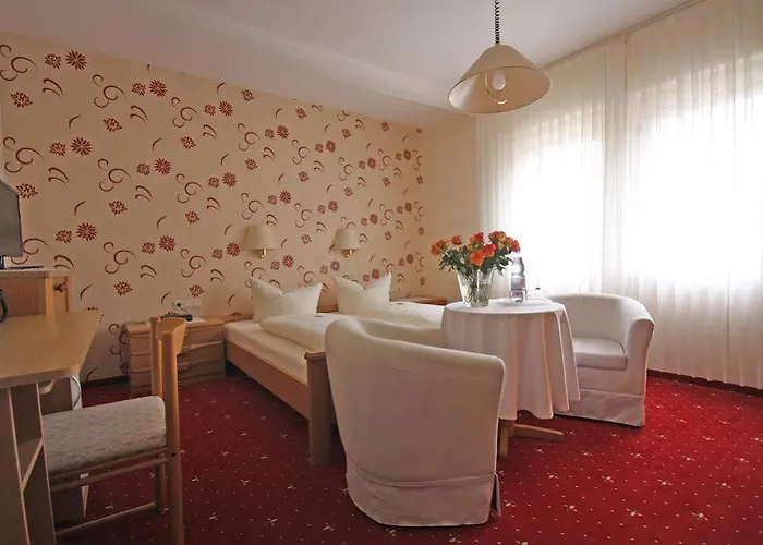 Haus Am Kurpark Garni 호텔 3*