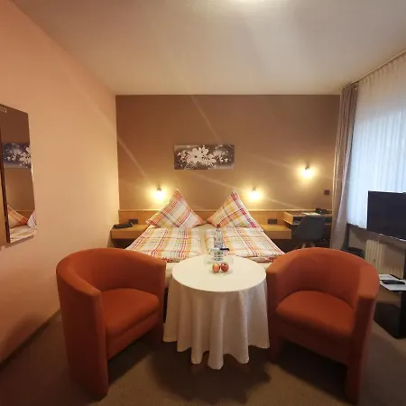 Отель Haus Am Kurpark Garni 3*
