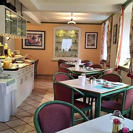 Haus Am Kurpark Garni Hotell 3*