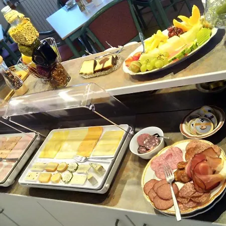 Hotel Haus Am Kurpark Garni 3*