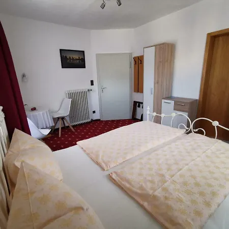 Haus Am Kurpark Garni Hotell 3*