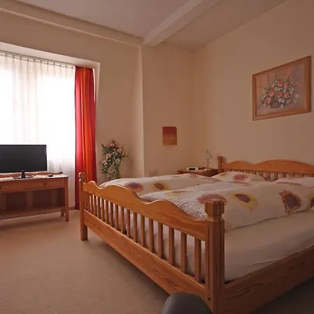 Haus Am Kurpark Garni 3* Бад-Штебен